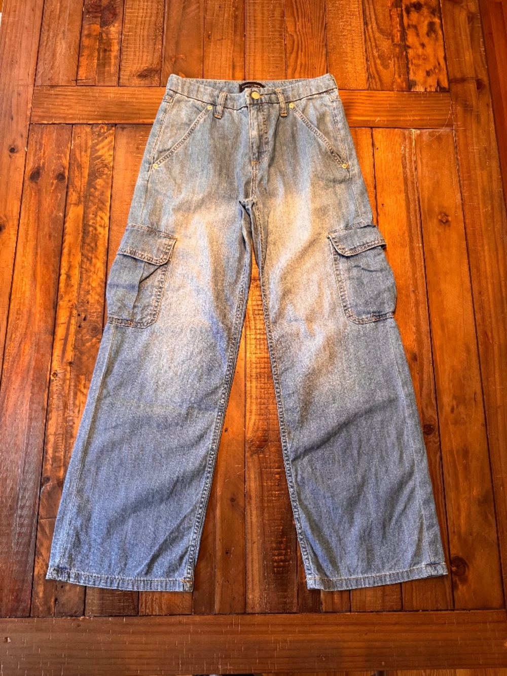 Banana Republic Cargo Petite Jean. Size 2. Medium Wash